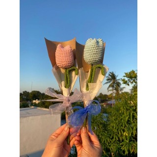 Hoa tulips làm bằng len