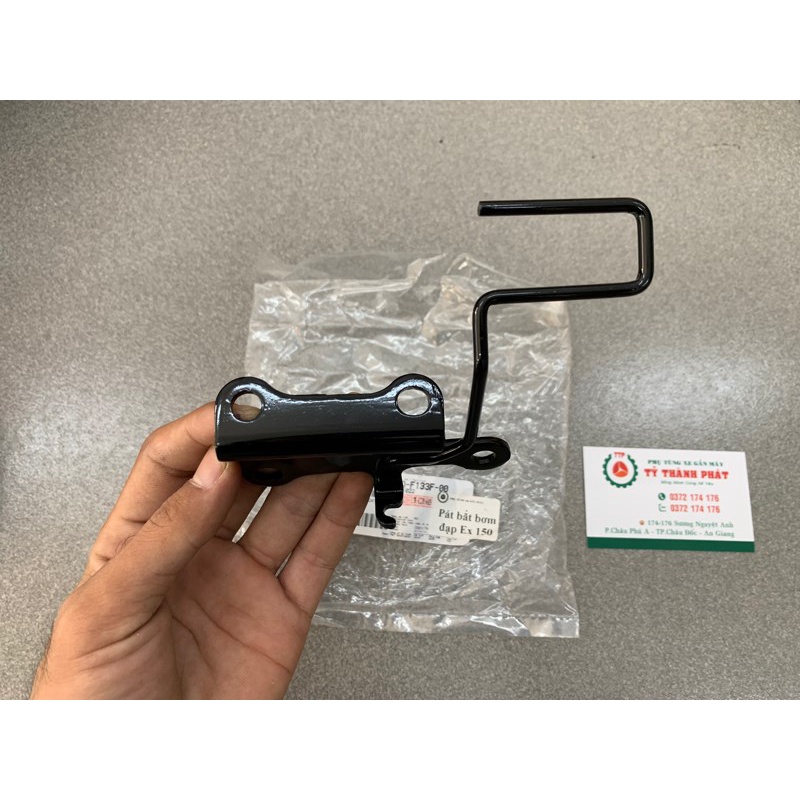 Pát bắt bơm đạp Ex 150 zin