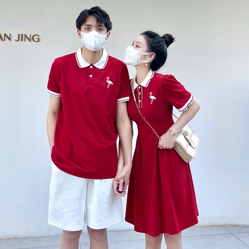 Đồ đôi polo màu đỏ áo nam tay ngắn kết hợp váy dài nữ