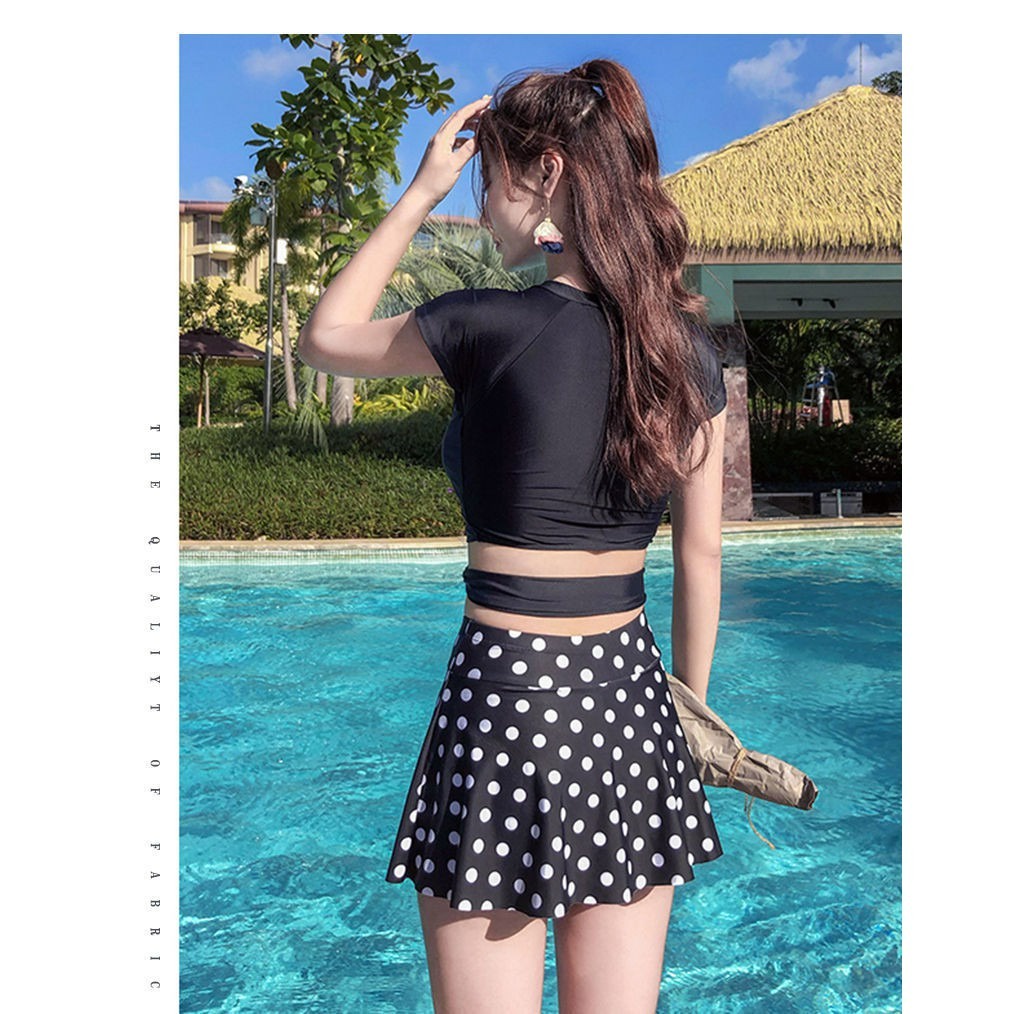 Bikini đi biển 2 mảnh kín đáo - Đồ bơi nữ tay dài váy xòe chấm bi lót quần đùi - Áo bơi croptop đen trơn QP006