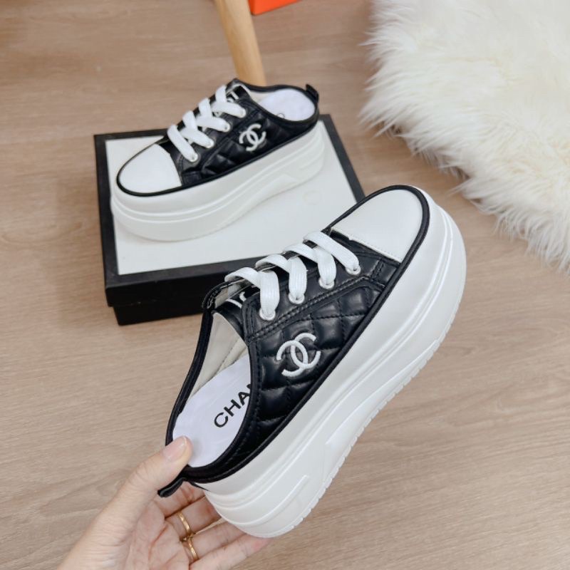 Sục thể thao đế bánh mì 5p