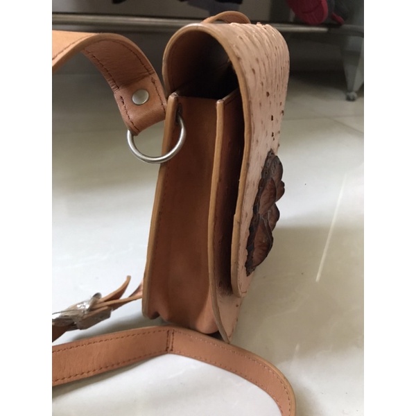 Túi đeo chéo da đà điểu phối gù cá sấu