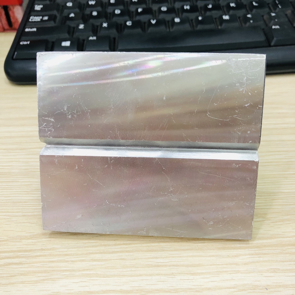 Mặt đế trước máy bào gỗ Makita 1900  không cọc