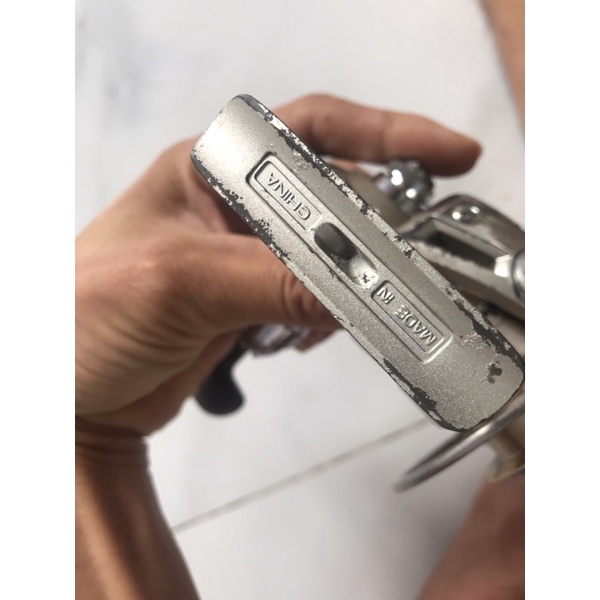 Máy câu Daiwa Cy2500 cối kim loại