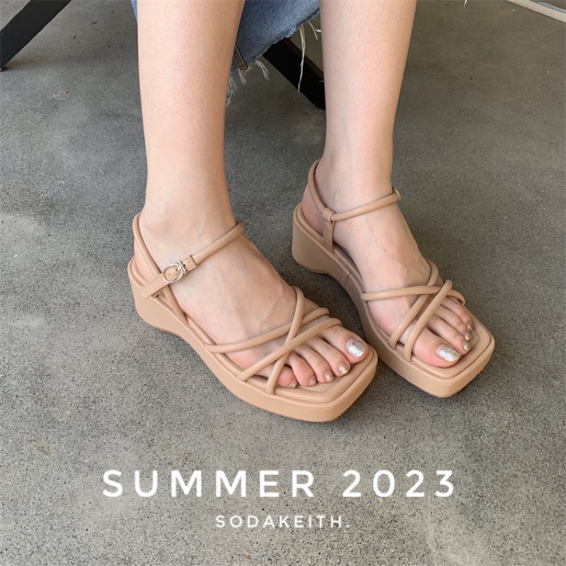 Giày sandal dây đế xuồng 2023
