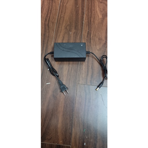 Xạc Pin phổ thông