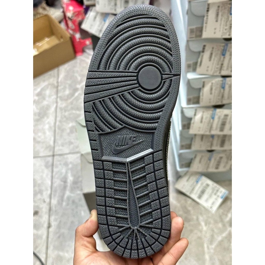 TRAVIS SCOTT x  AIR JORDAN 1 LOW OG “BLACK PHANTOM”