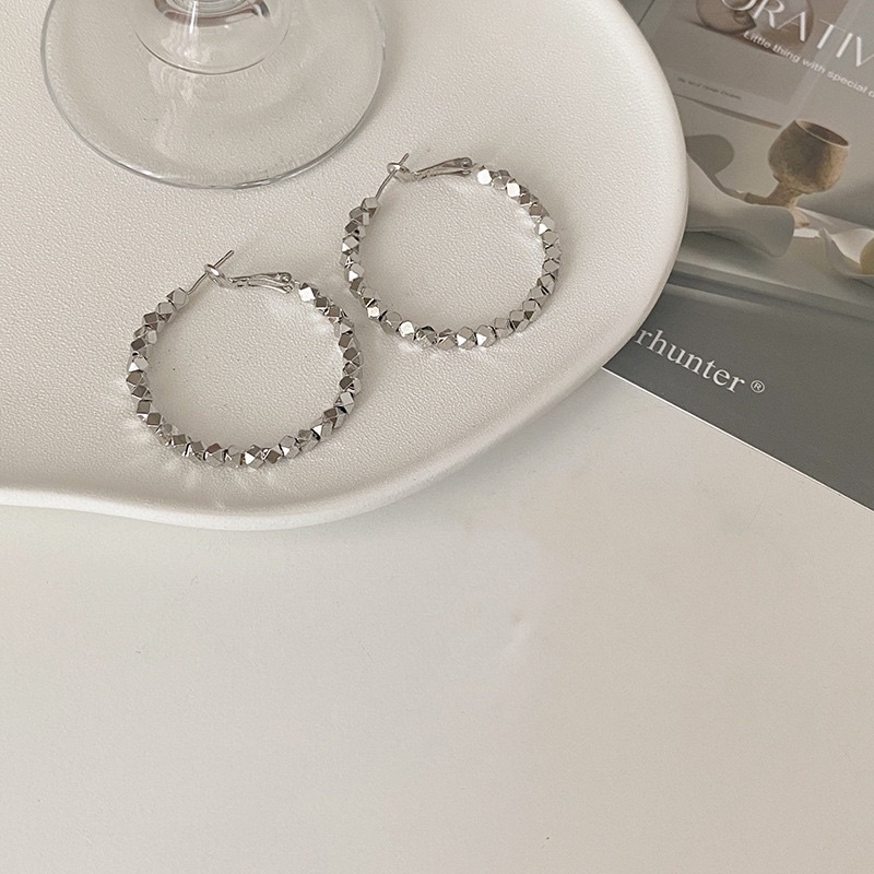 Bông tai khoen vuông