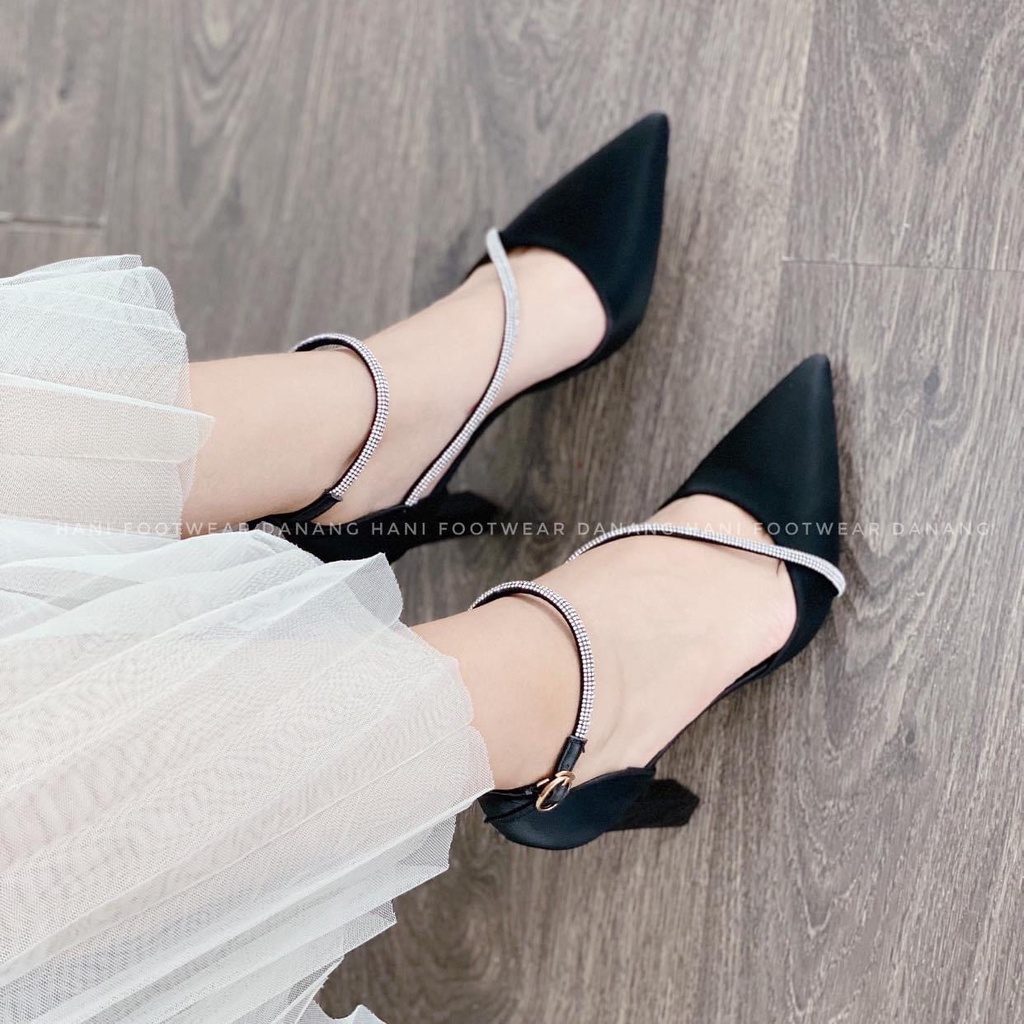 Giày cao gót nữ 7cm ERICA bít gót quai đá cườm chéo quý phái G94