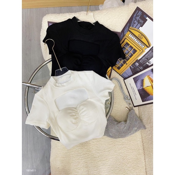 Áo Thun Croptop Nhún Khoét Ngực Cúp Mút Tay Ngắn