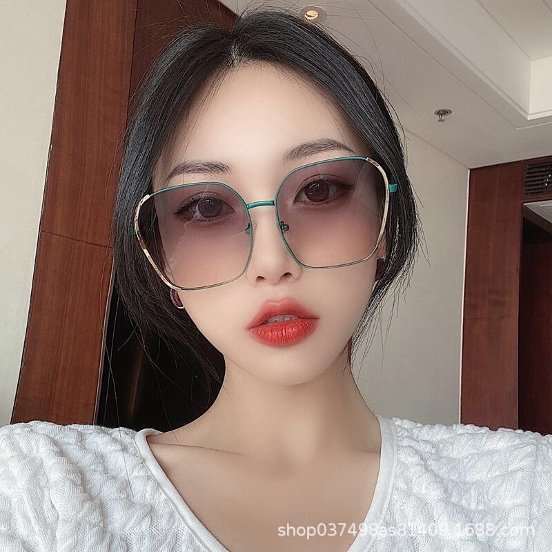 Kính mát du lịch gọng kim loại dành cho nữ thời trang Hàn Quốc k68