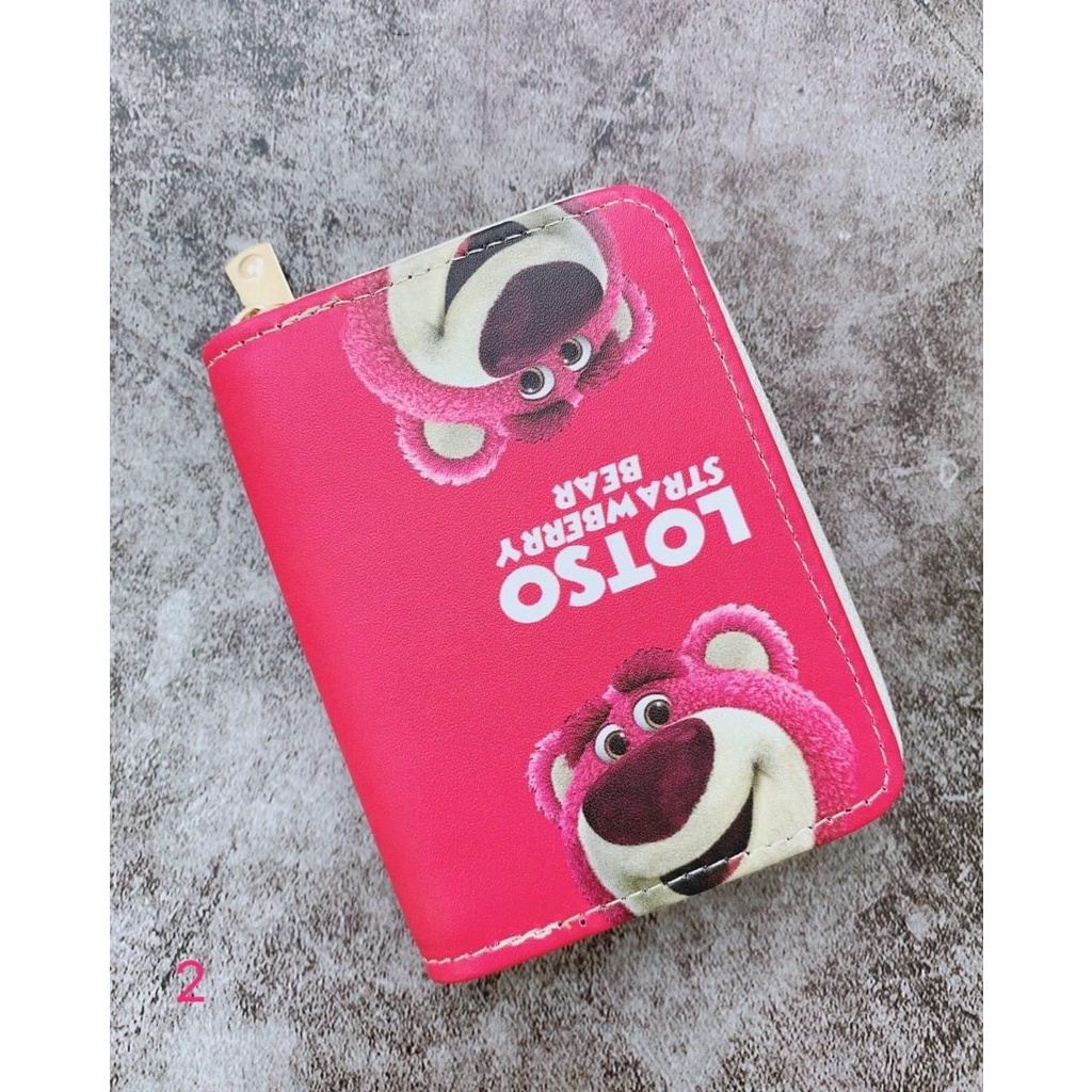 Ví Cầm Tay Kéo Khoá Nhiều Ngăn Hoạ Tiết Gấu Dâu Losto