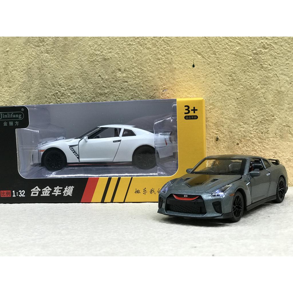 Mô hình xe ô tô NISSAN GTR - 1:32
