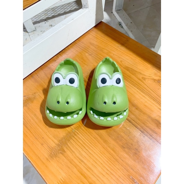 Dép quai ngang Hà mã há miệng cho bé siêu cute