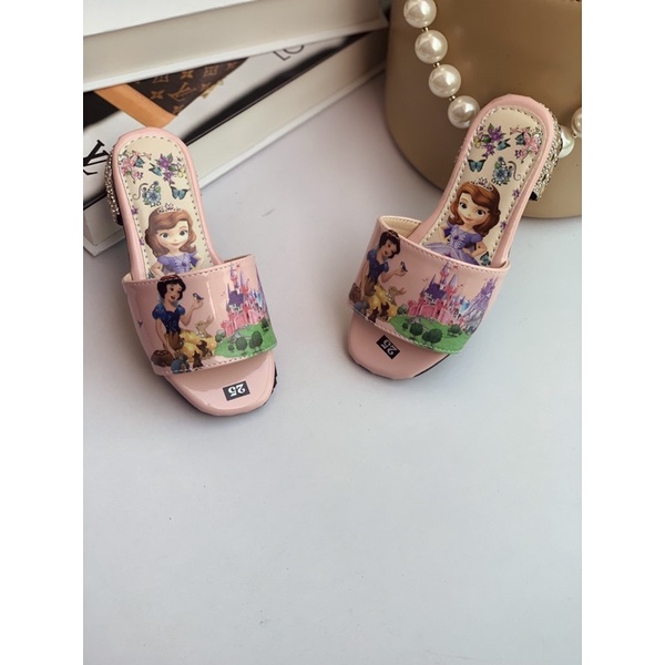 Dép lê trẻ em hoạ tiết gót đẹp