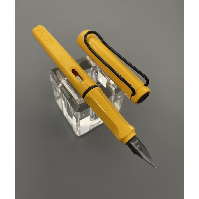 Bút máy Lamy Safari - 450.88932