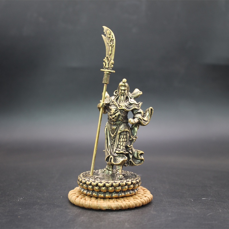 Tượng Trưng Bày Phong Thủy Bằng Đồng Quan Công Chống Dao Trung Thành Trung Nghĩa (Kích thước: 12 x 4.6cm)