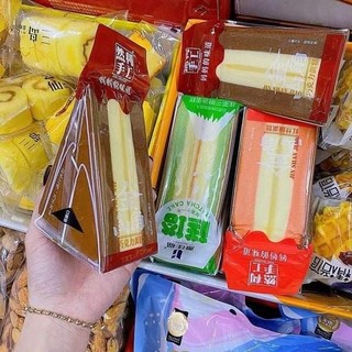 Bánh bông lan tam giác nhiều vị nhân kem sữa chua dẻo ngon nhiều vị