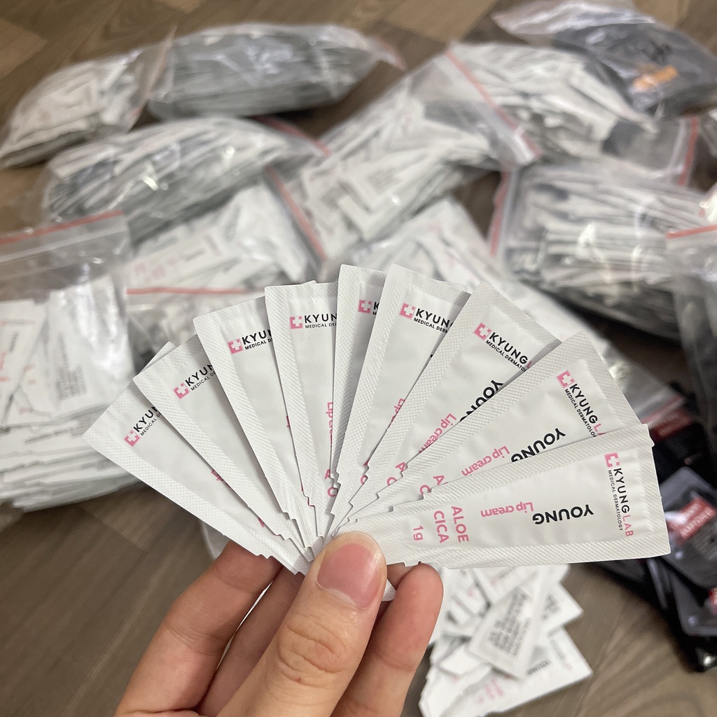 Dưỡng Môi Kyung Lab Sample Mini