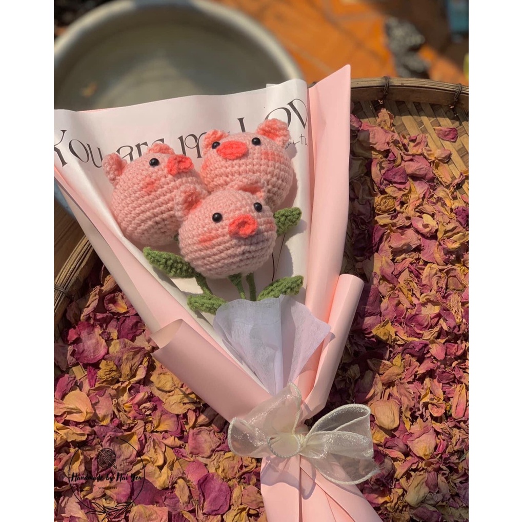 Bó hoa len 3 bông hình heo lợn hồng bằng len móc handmade làm quà tặng sinh nhật/tốt nghiệp, decor