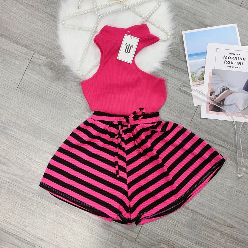 Set Bộ Áo 3 Lỗ Croptop Khoét + Quần Short Loe Sọc