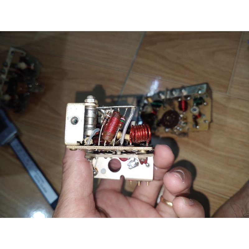 Bo đế đèn 9 chân