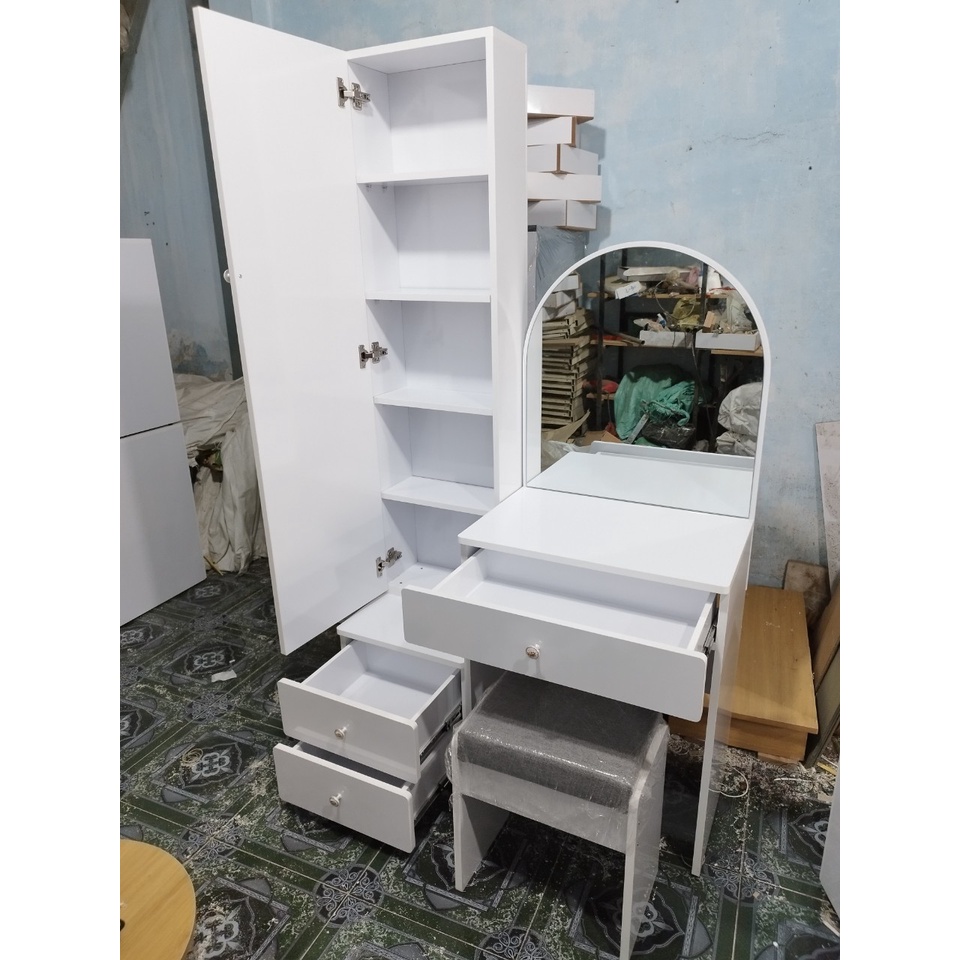 Bàn trang điểm gương toàn thân tiện lợi