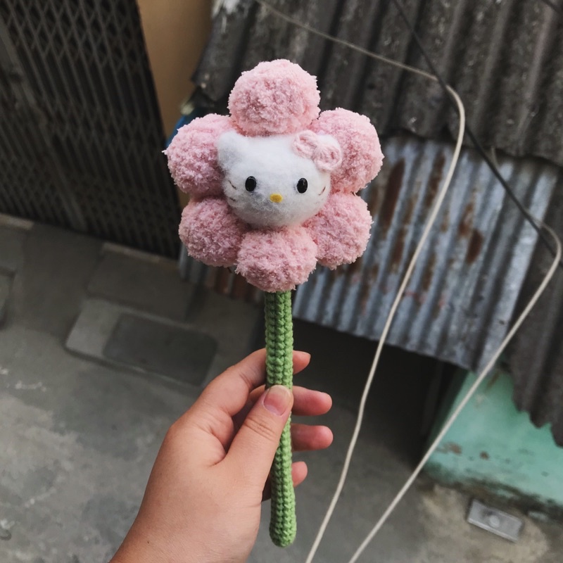 Hoa hello kitty làm thủ công bằng len
