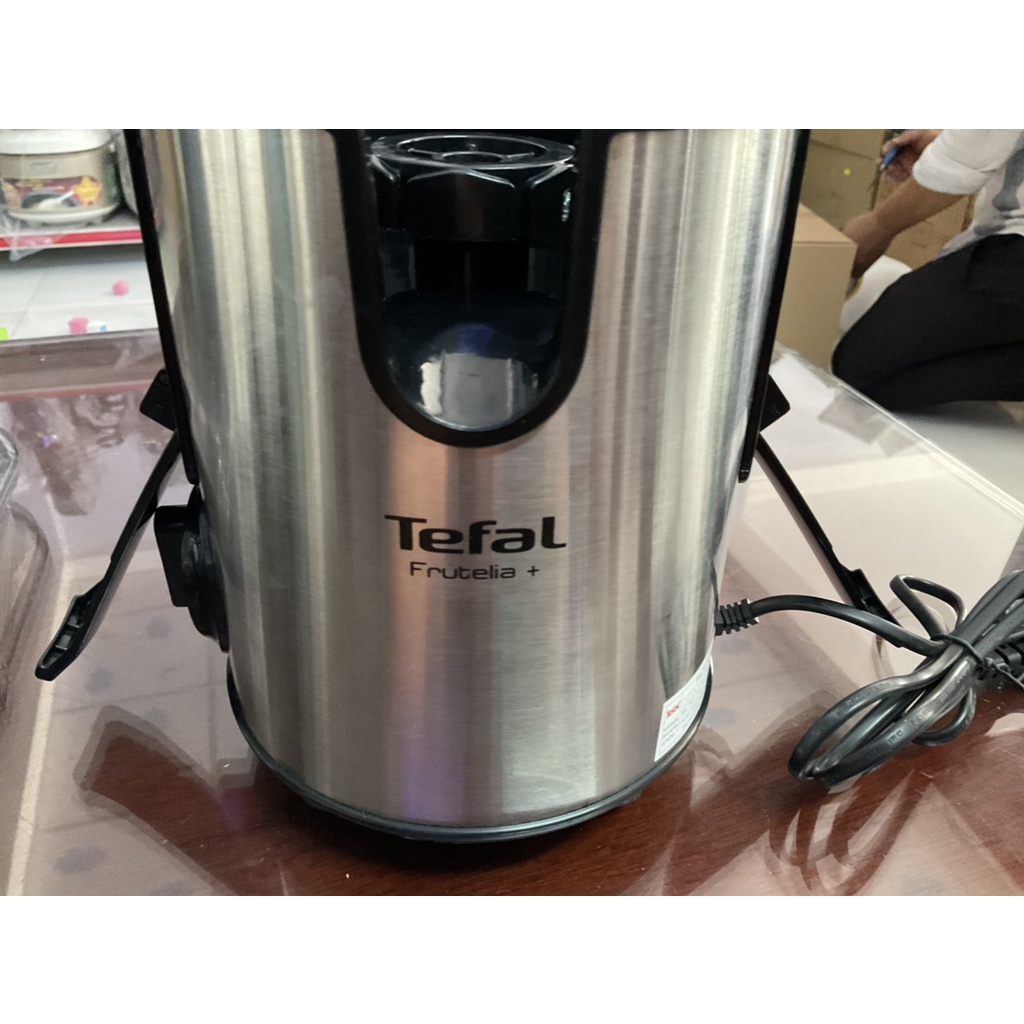 Máy ép trái cây Tefal ZE420D38 công suất 400w - Hàng trưng bày