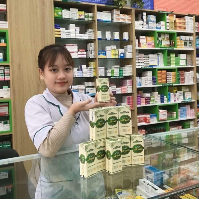 Tinh dầu Bách Thảo bôi ho, sổ mũi, khò khè cho bé