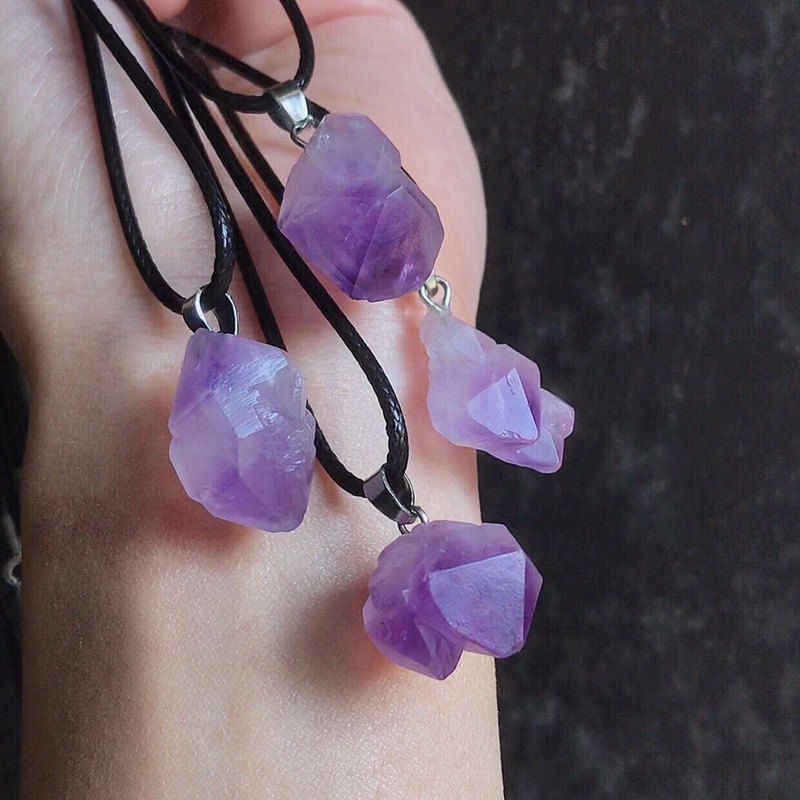 Dây chuyền viên amethyst mầm tím may mắn