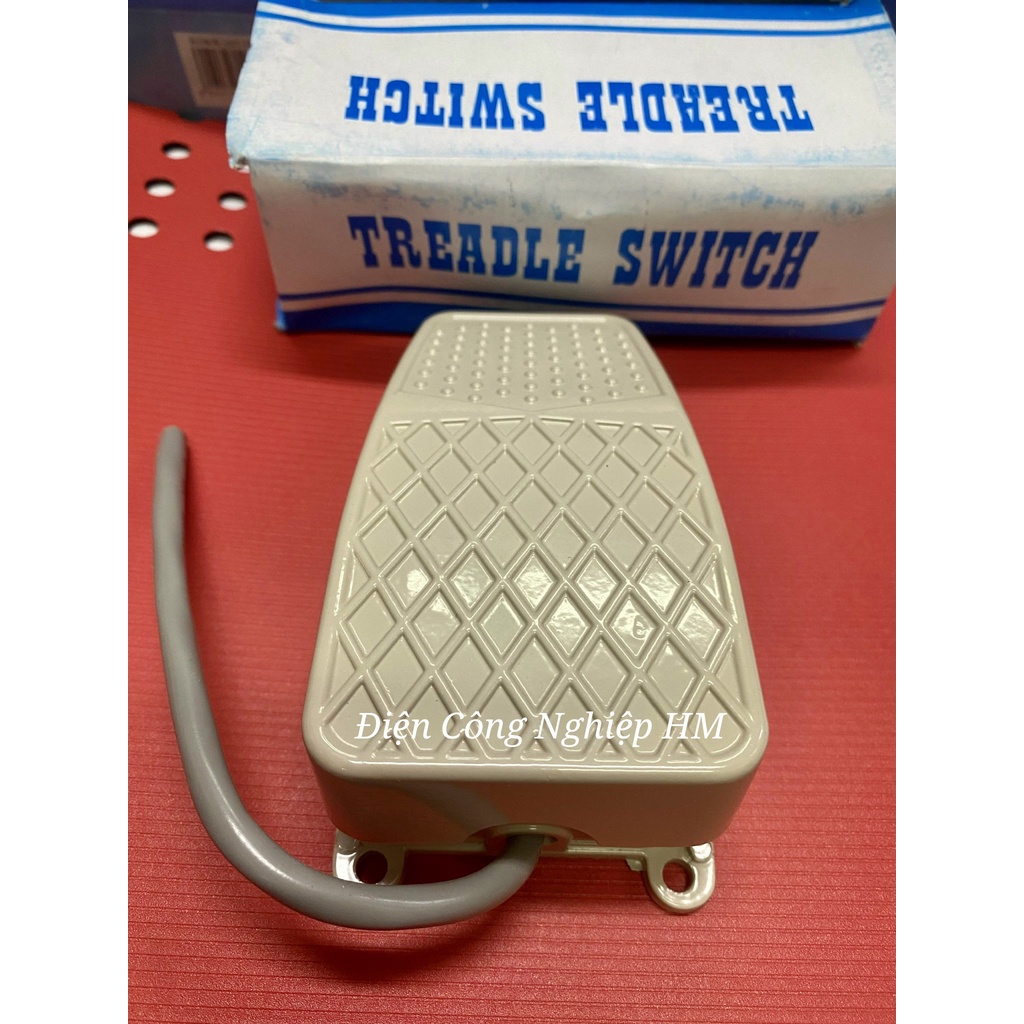 Công Tắc Bàn Đạp Chân FS2 10A-220VAC , Bàn Đạp Điện Vỏ Kim Loại Kích Thước Vừa