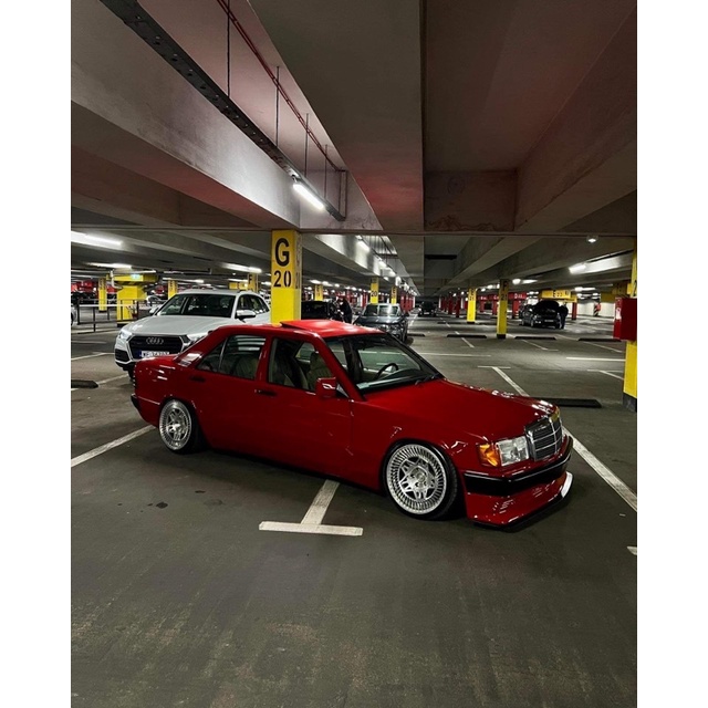 Hot Wheels Mercedes Benz 500 E )