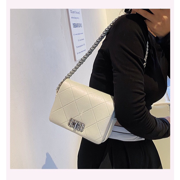 Túi xách trám , dây xích bản to chất siêu mịn đẹp SL 83