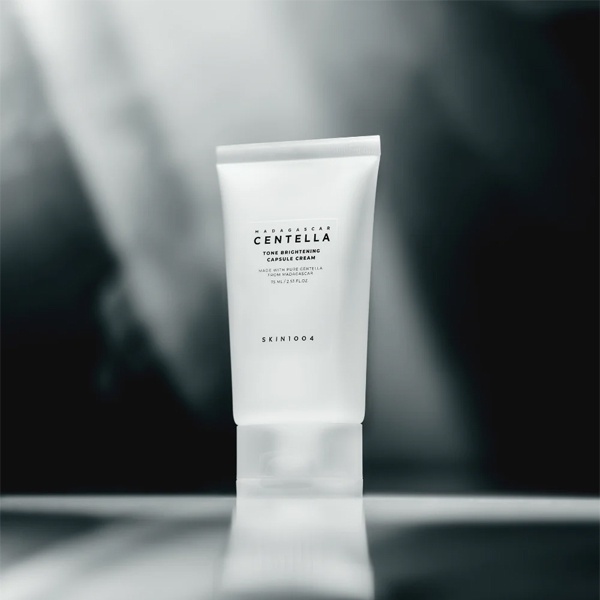 Kem Dưỡng Trắng, Mờ Thâm Và Làm Đều Màu Da Skin1004 Madagascar Centella Tone Brightening Capsule Cream 75ml