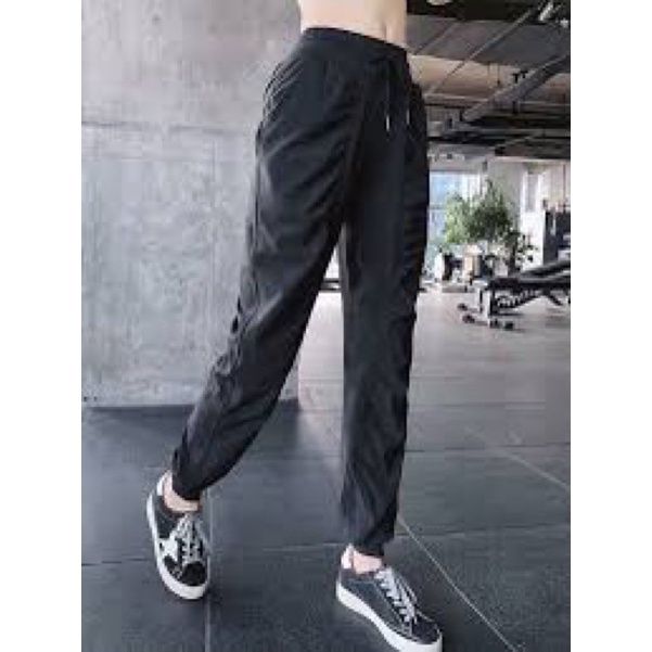 QUẦN THỂ THAO JOGGER.ROG.CLO VẢI DÙ NAM MANG ÂM HƯỞNG CHÂU ÂU ĐAN XEN HÀN QUỐCl