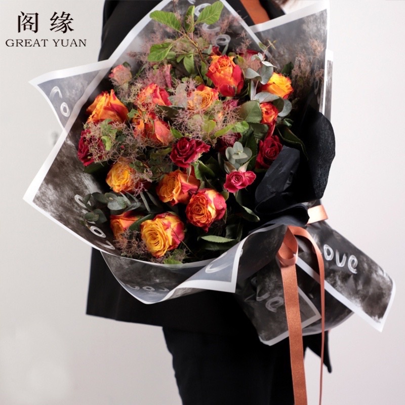 Giấy gói hoa Love loang màu ko thấm nước nhập khẩu, Giấy lụa gói quà, giấy lụa gói bó hoa giấy xếp ngôi sao Cao ĐạtQ5