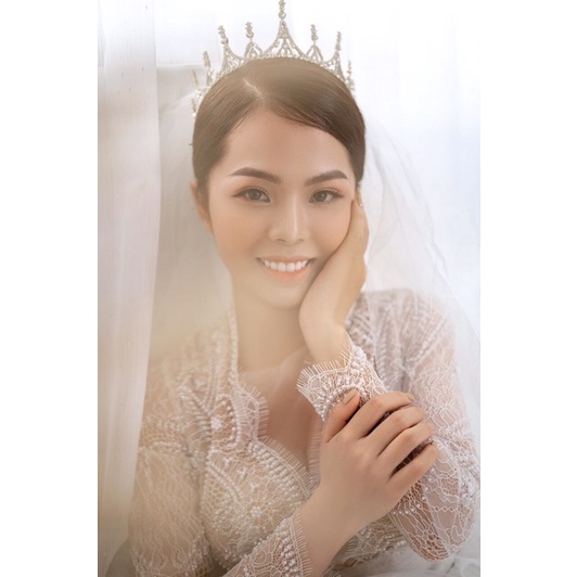 váy cưới cổ V tay dài ren mi hàng độc lạ