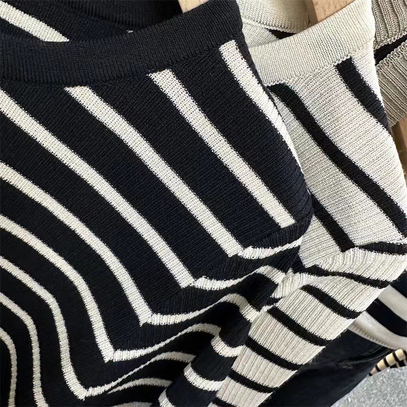 (HÀNG SẮN) Áo dệt len Hàn tua rua cách điệu, Áo thun cổ tròn tay ngắn cho nữ, chất liệu co giãn tốt, form đẹp chuẩn