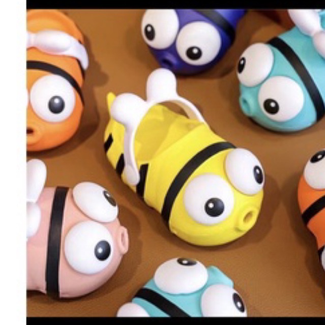 Dép sục hình con ong cho bé có quai hậu dễ thương đế chaos eva siêu nhẹ