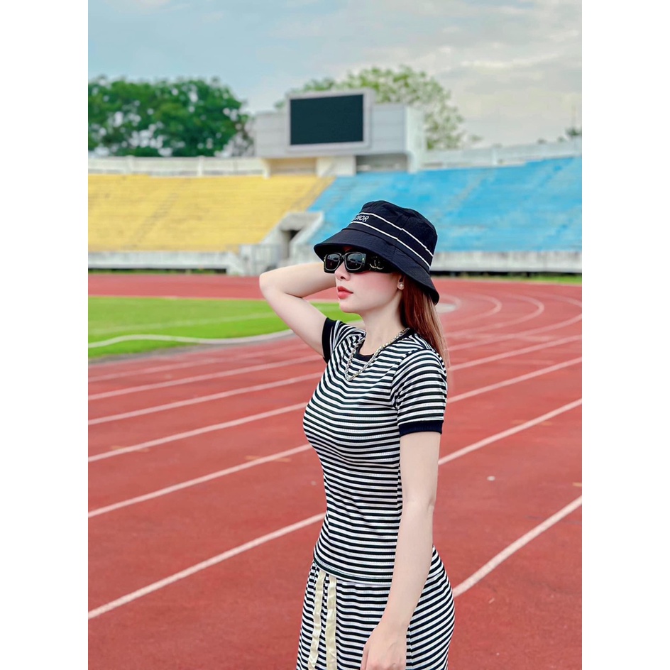 Set váy kẻ sọc ôm body tay ngắn cổ tròn viền đen thời trang nữ STCLOTHING