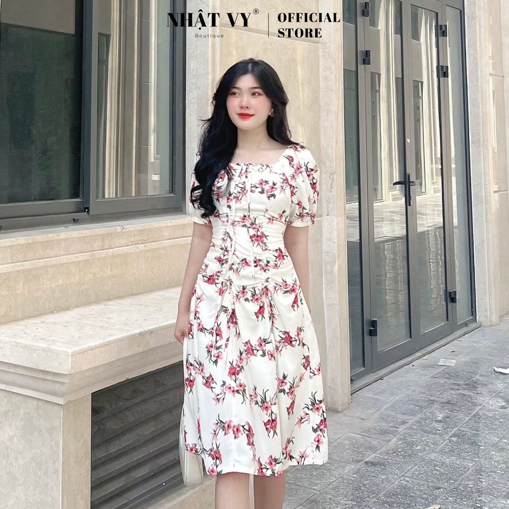 Đầm hoa đi chơi Nhật Vy tay bo thun cổ vuông thắt nơ sau phối dây rút eo chất mango phù hợp dạo phố, du lịch - D2527