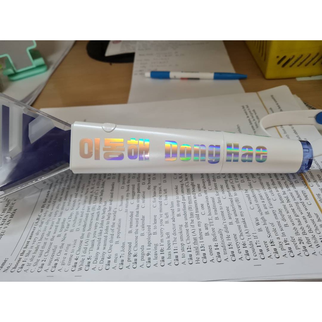 Decal chữ decal 7 màu hologram sticker dán lightstick cắt tên thần tượng theo yêu cầu