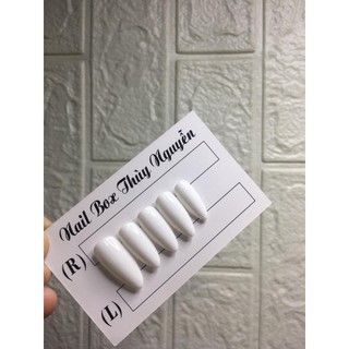 Nailbox móng úp thiết kế trắng kèm keo dũa nail