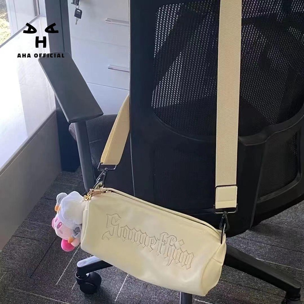 Túi Da Đeo Chéo Màu Trơn Thêu Chữ Phong Cách Đường Phố Mỹ