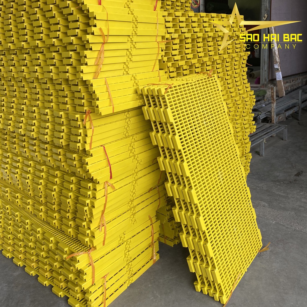Vỉ nhựa lót sàn, tấm nhựa lót sàn chuồng chó, mèo, lợn, gà  50cm x 100cm