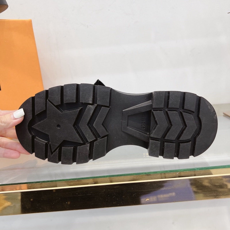 💕💕💕💕Giầy Lv da bóng