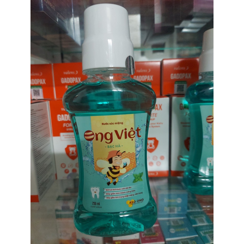 Nước Súc Miệng Ong Việt Vị Bạc Hà Giúp Diệt Khuẩn, Giảm Hôi Miệng, Đem Lại Hơi Thở Thơm Mát 250ml
