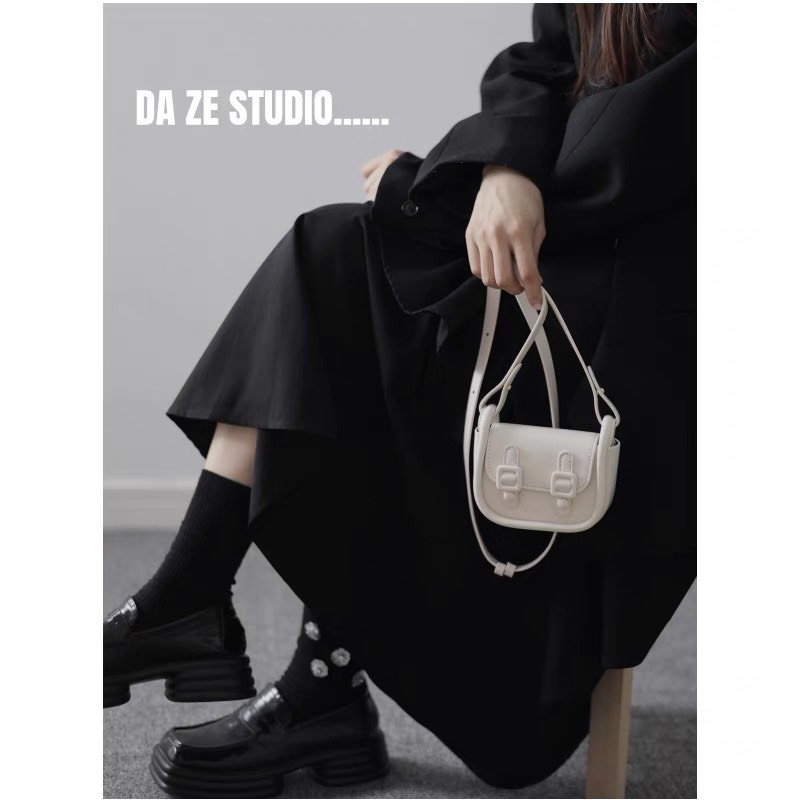 Túi đeo chéo nữ mini niche 2 nút dáng vuông màu pastel