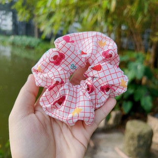 Dây buộc tóc, thun cột tóc scrunchies gấu dâu dễ thương